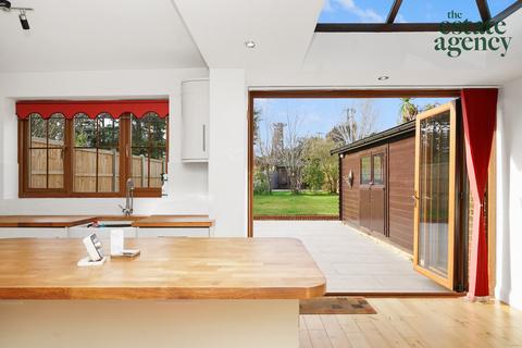 111 Beresford Road, London, E4 6EF