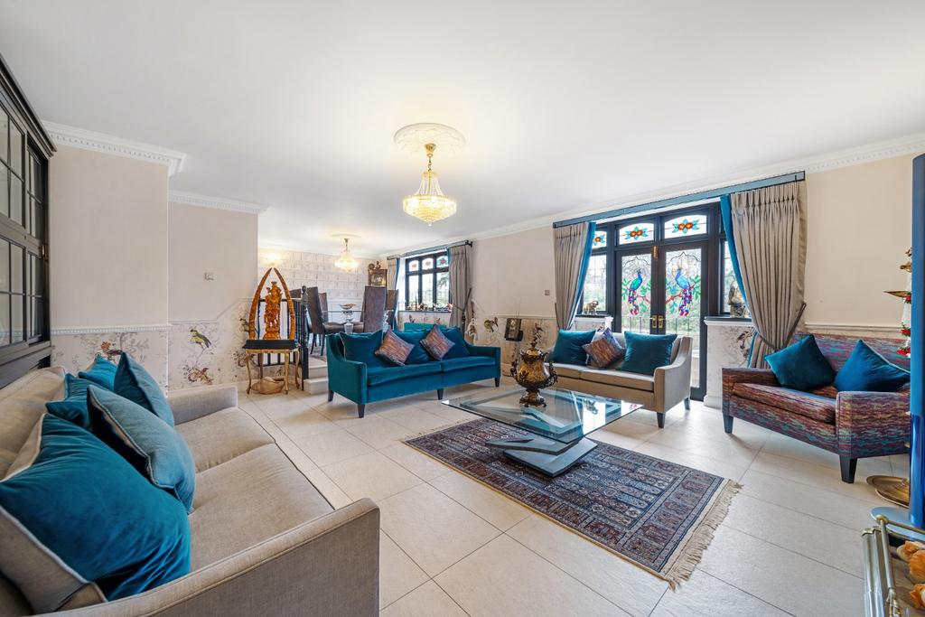 Farnaby Road, Bromley BR1 5 bed detached house for sale £1,385,000