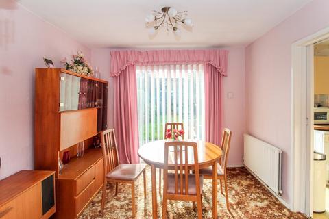 3 bedroom end of terrace house for sale - Winchester Road, Crawley, West Sussex. RH10 5JP