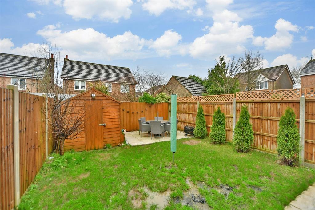 South Motto, Park Farm, Ashford, Kent 3 bed end of terrace house for