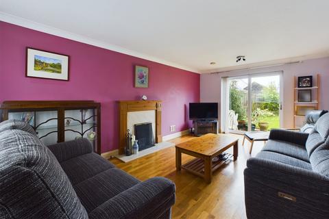 2 Cherry Orchard, Oakington, Cambridge, CB24 3AY