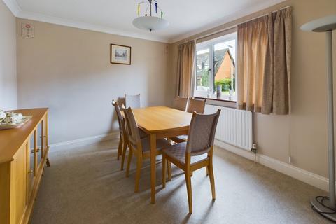 2 Cherry Orchard, Oakington, Cambridge, CB24 3AY
