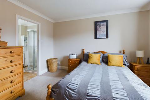 2 Cherry Orchard, Oakington, Cambridge, CB24 3AY