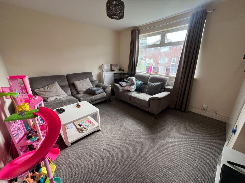 Kingston Avenue, Wigston, LE18 1HP 3 bed semidetached house for sale