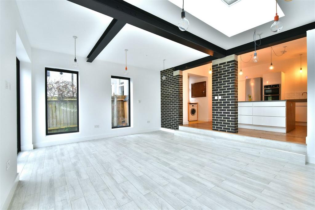 Houston Road, London, SE23 2RJ 5 bed semidetached house to rent £