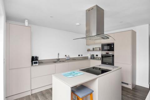67 Vicarage Lane, Horley, RH6 8BA