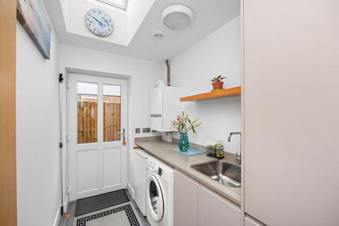 67 Vicarage Lane, Horley, RH6 8BA