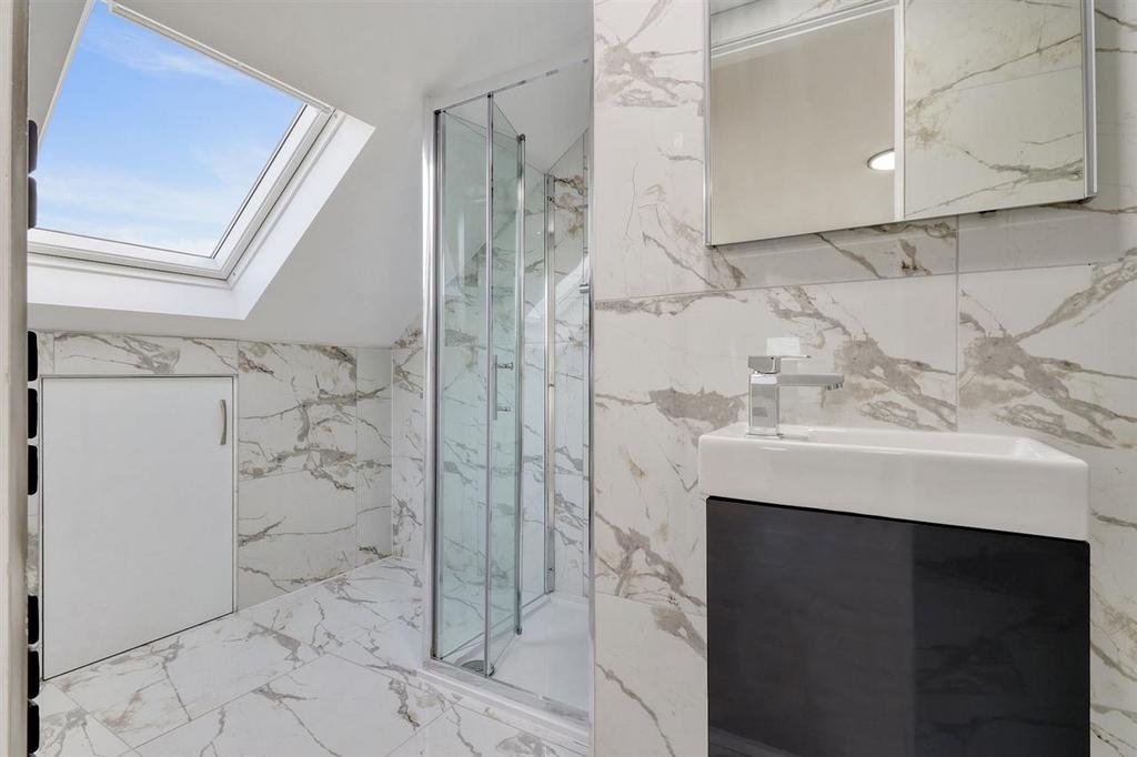 En-suite shower