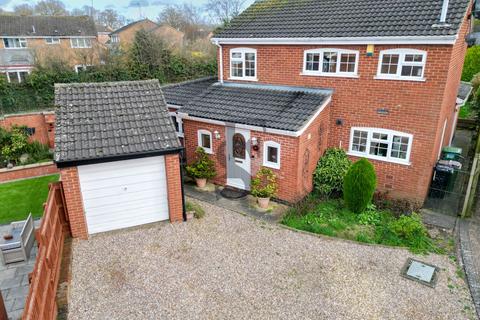 4 bedroom detached house for sale, Heythrop Close, Oadby