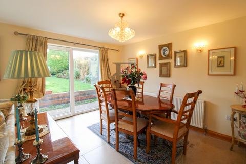 4 bedroom detached house for sale, Heythrop Close, Oadby