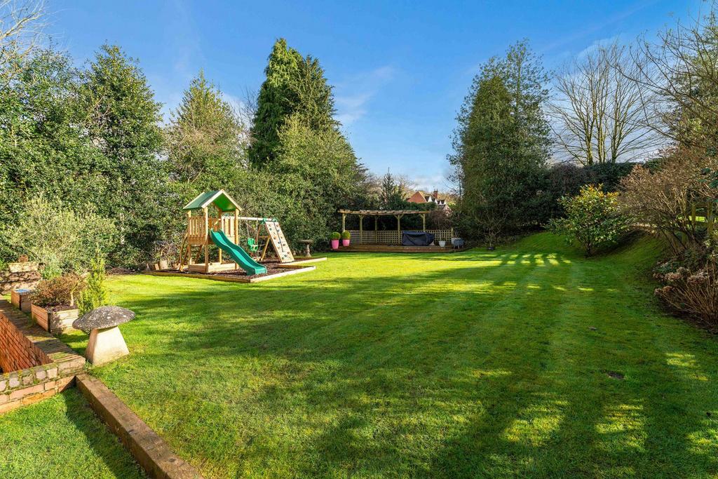 Pikes Pool Lane Burcot Bromsgrove, Worcestershire, B60 1LJ 4 bed