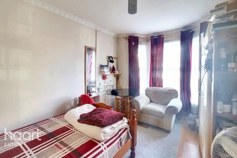 3 bedroom terraced house for sale - Dallow Road, Luton