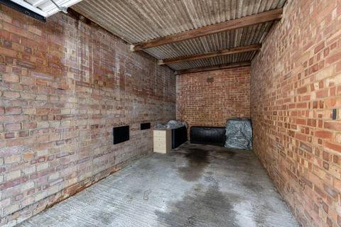 Garage to rent, Cranes Park, Surbiton, KT5