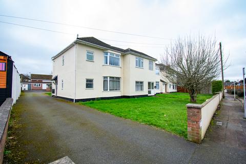 2 bedroom flat for sale - Wimborne Road in Northbourne