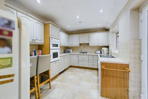 3 bedroom property for sale, Copthorne, Crawley RH10