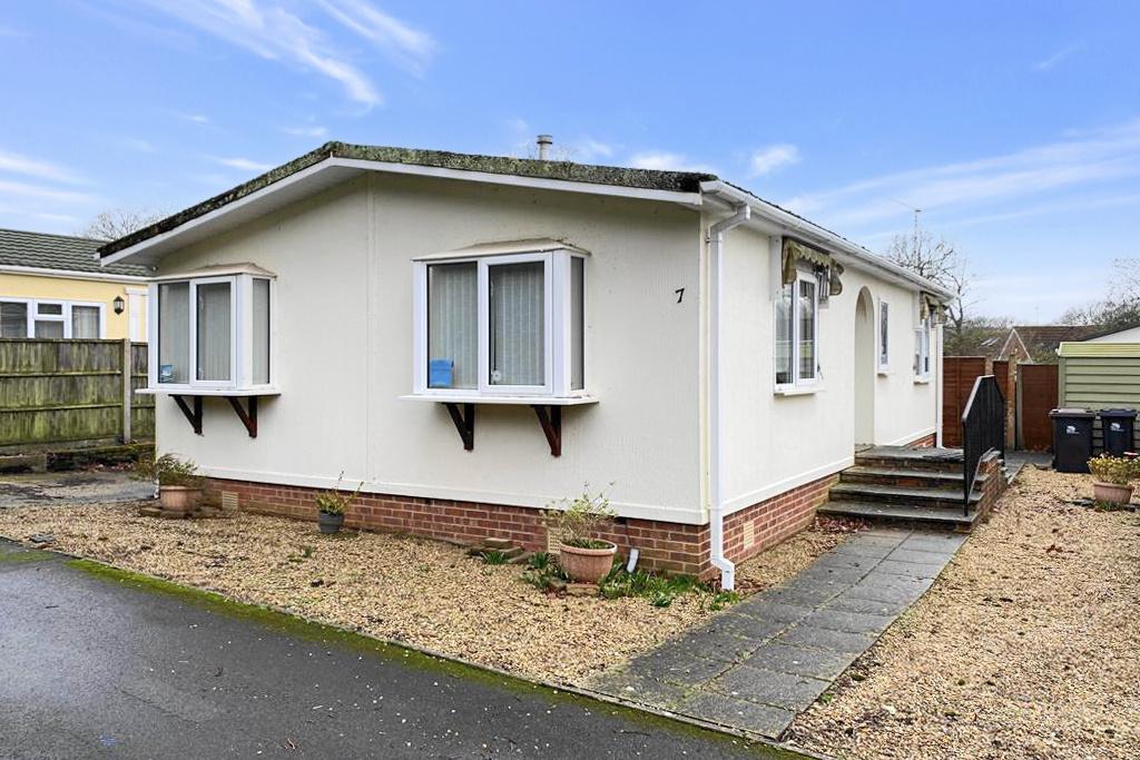 Verwood Dorset BH31 6PR 2 bed park home for sale £145,000