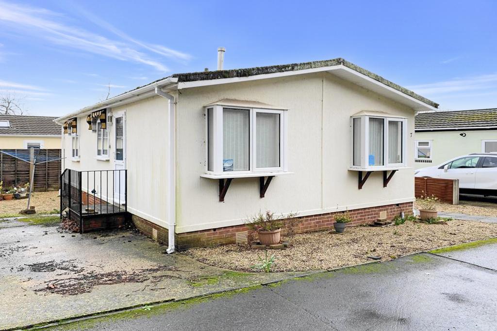 Verwood Dorset BH31 6PR 2 bed park home for sale £145,000