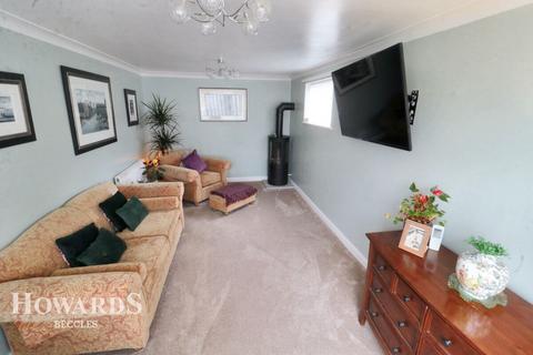 4 bedroom detached house for sale, Pinewood Gardens, Beccles