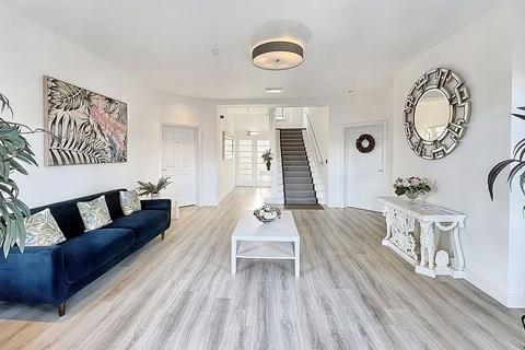 2 bedroom flat for sale - 28 Ryecroft Way, Wooler, Northumberland, NE71 6AZ