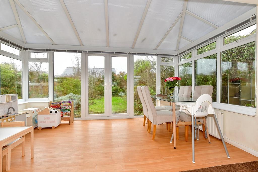 Highfield Avenue, Beltinge, Herne Bay, Kent 3 bed detached bungalow for