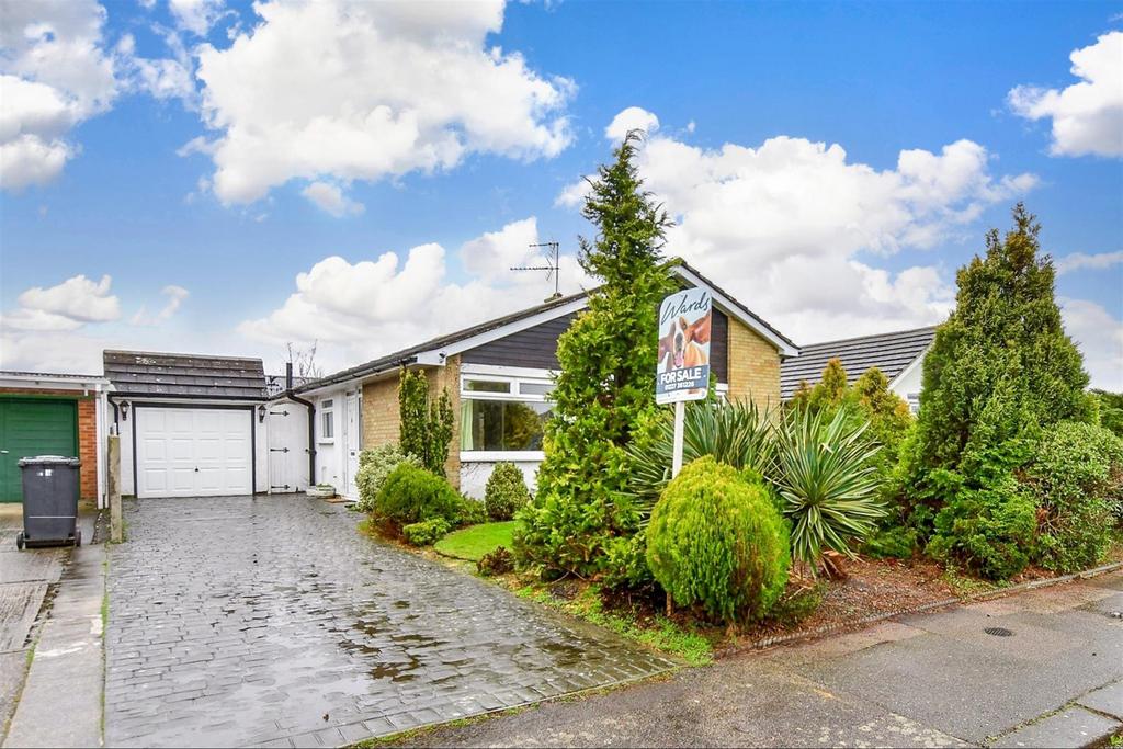 Highfield Avenue, Beltinge, Herne Bay, Kent 3 bed detached bungalow for