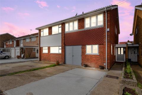 101 Gunners Road, Shoeburyness, Southend-on-sea, SS3 9SB