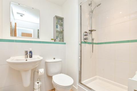 79 Canalside, Redhill, RH1 2NH