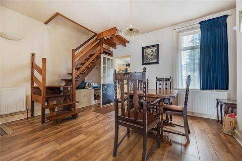 16 Thornton Road, Barnet, EN5 4JE