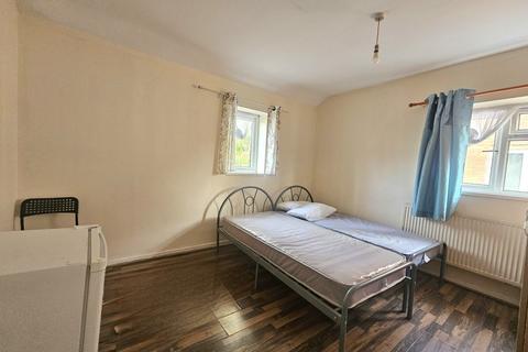 6 bedroom semi-detached house for sale - Bath Road,  Hounslow, TW4
