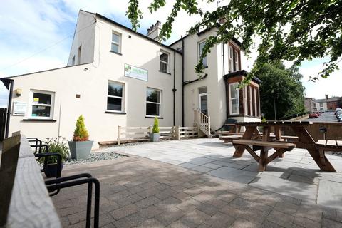 6 bedroom end of terrace house for sale, 19 Brunswick Square, Penrith, Cumbria, CA11 7LR