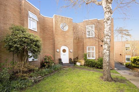 2 bedroom semi-detached house for sale, Anworth Close, Woodford Green