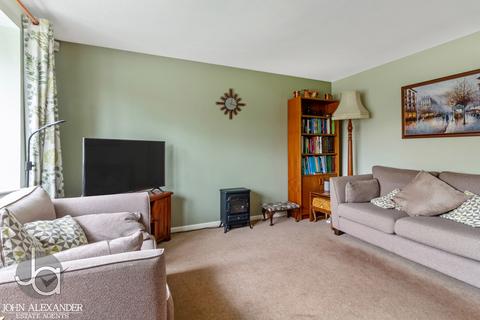 16 Hawthorn Road, Tolleshunt Knights, Maldon, CM9 8WB
