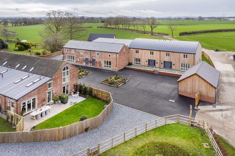 4 bedroom terraced house for sale, Swallows Loft, Bridge House Farm Barns, Bridgehouse Lane, Winterley
