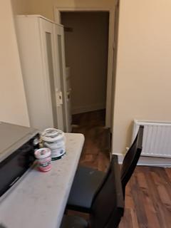 1 bedroom flat to rent - High Road, Ilford IG1