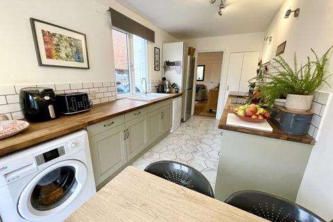 4 bedroom end of terrace house for sale, Ashton Road, Dunstable