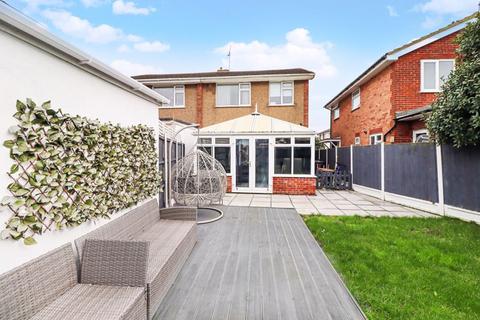 3 bedroom semi-detached house for sale - Atherstone Close, Canvey Island
