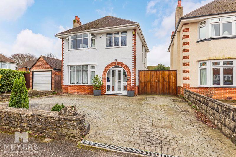 Durrington Road, East... 3 bed detached house for sale £575,000