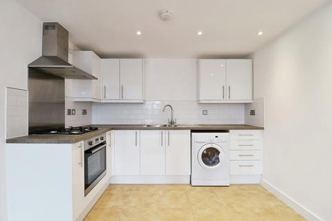2 bedroom apartment to rent, High Street Ventnor