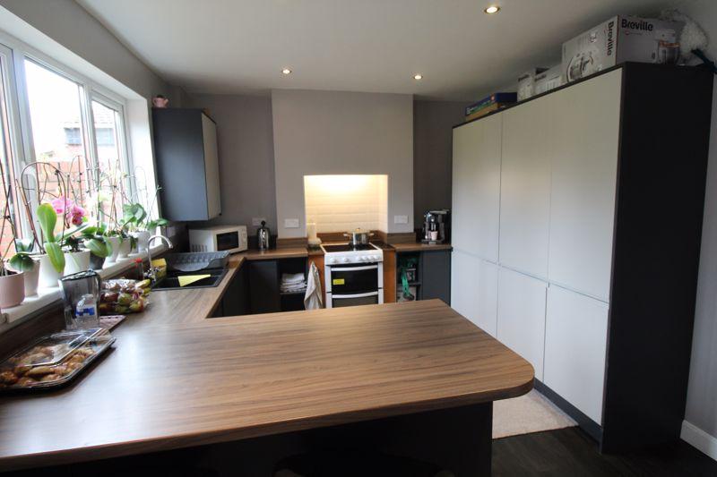 Siviters Lane, Rowley Regis B65 3 bed semidetached house for sale £