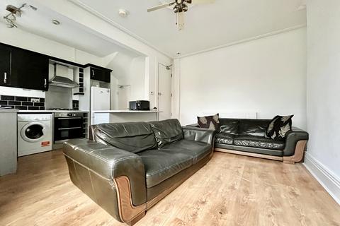 3 bedroom terraced house to rent - Stanmore Avenue, Burley, Leeds, LS4