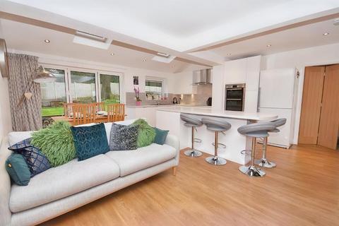 25 Chatburn Park Drive, Clitheroe, BB7 2AY