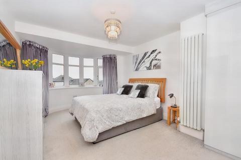 25 Chatburn Park Drive, Clitheroe, BB7 2AY