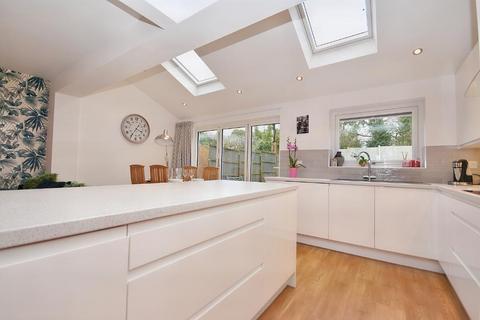 25 Chatburn Park Drive, Clitheroe, BB7 2AY