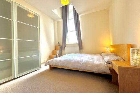 2 bedroom end of terrace house for sale - Old Town, Swindon SN1