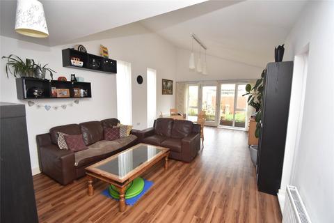 3 bedroom end of terrace house for sale, Sandringham Drive, Houghton Regis, Dunstable, Bedfordshire, LU5