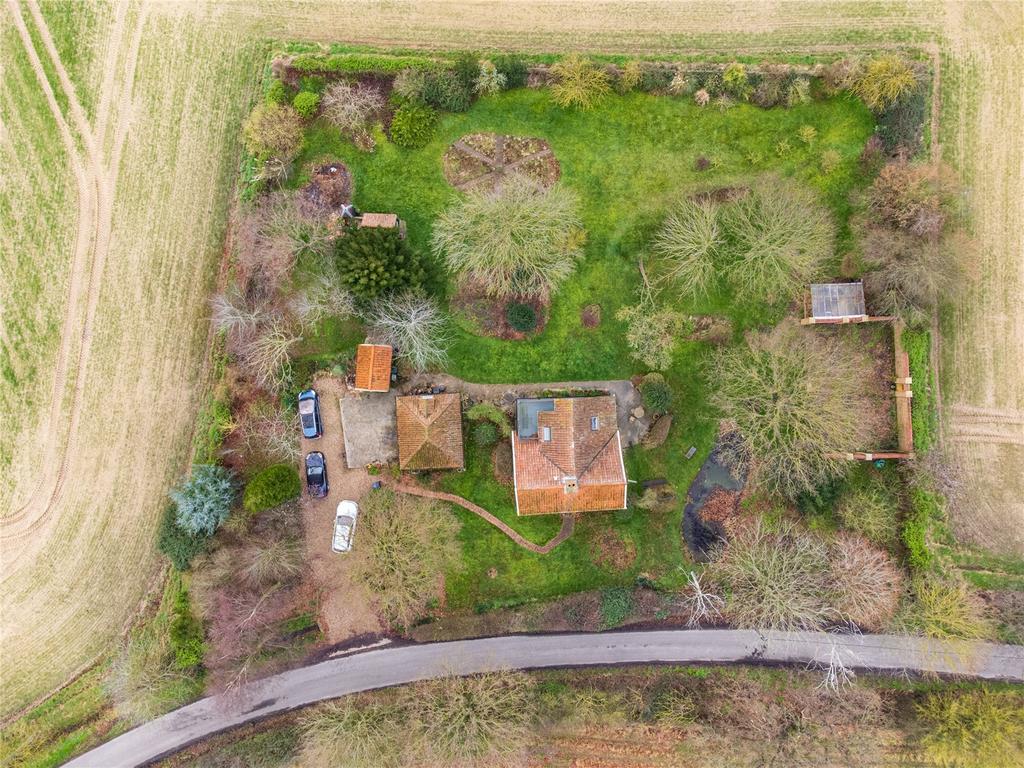Stones Green Road, Great Oakley, Harwich, Essex, CO12 3 bed detached