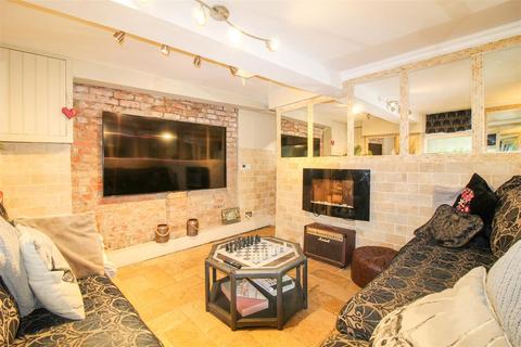 8 Coltsgate Hill, Ripon, HG4 2AB