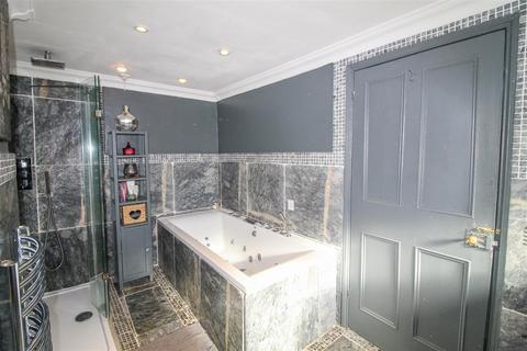8 Coltsgate Hill, Ripon, HG4 2AB