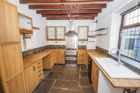 4 Hamer Terrace, Bury, BL9 5PU