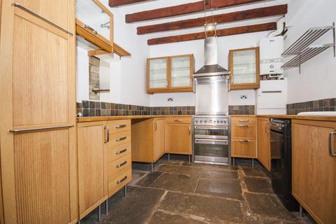 4 Hamer Terrace, Bury, BL9 5PU